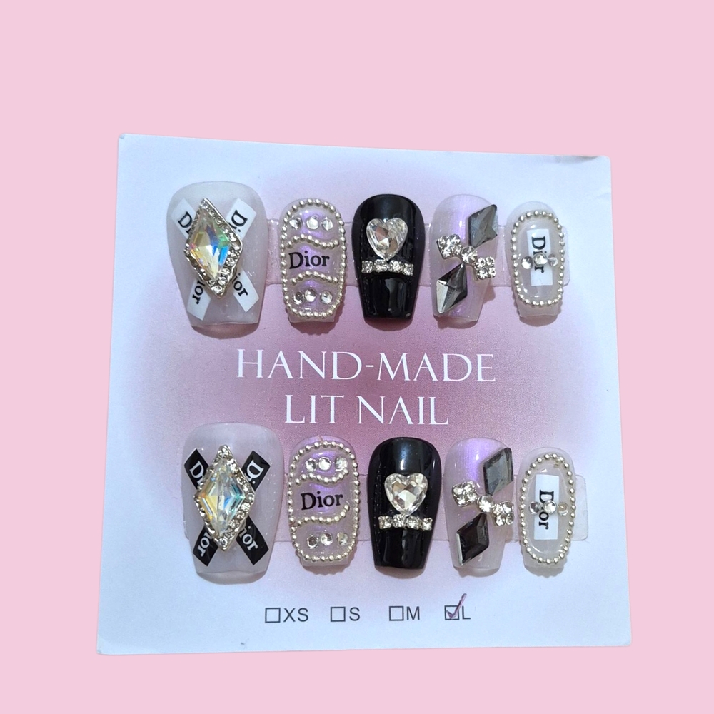 🌸D I O R Inspired Black and White Rhinestone Nail Set💕